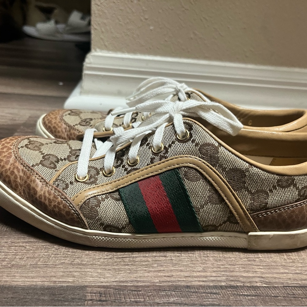 Gucci size 37